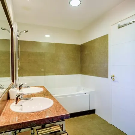 Beach-mountain Oasis Retreat Apartmán